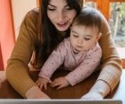 7 consigli per lavorare in smart working con un figlio piccolo