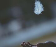 L'ange Haziel : symbole de pardon et de réconciliation