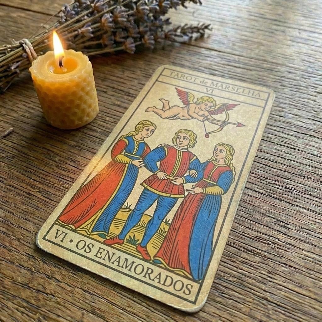 Casal enamorado representando a mensagem de amor da hora 06h06