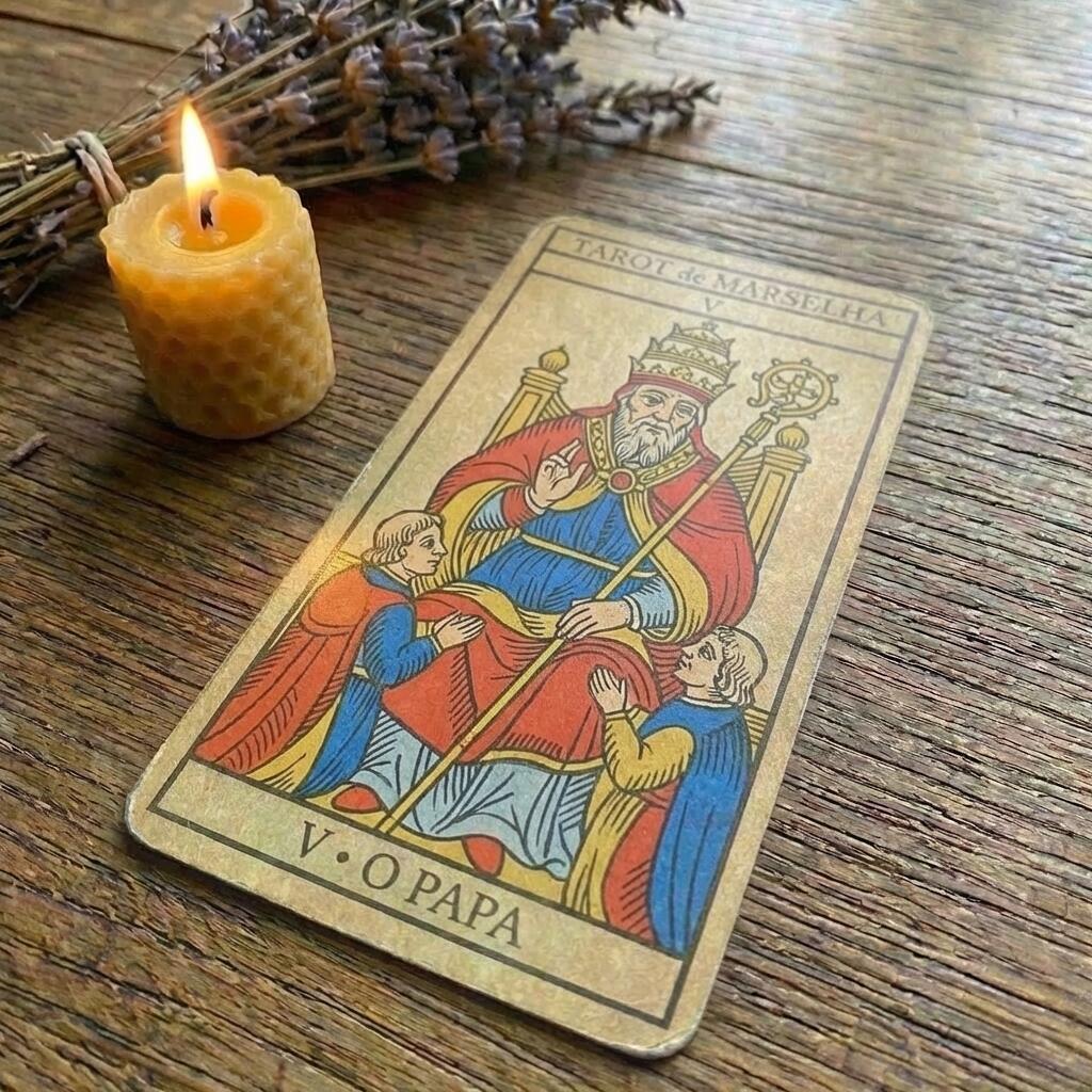 O Papa no Tarot de Marselha e hora tripla 21h11