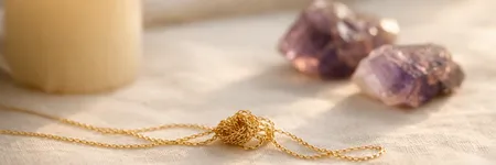 Collana che si aggroviglia: significato spirituale 📿