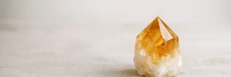 Citrino: significato, proprietà e come usarlo