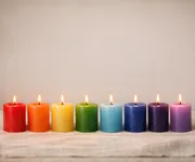 As velas dos 7 chakras: energia de fogo para o seu bem-estar