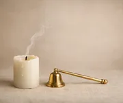 ¿Por qué nunca debes soplar una vela para apagarla?
