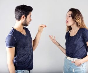 Parlare troppo: cosa significa e come tenere a freno la lingua